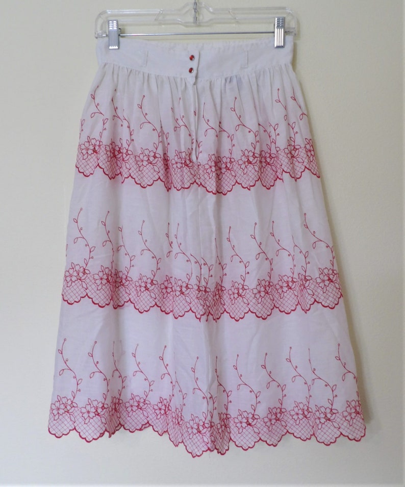Vintage 1980s Miss Rodeo America White Embroidered Floral Poly/Cotton Peasant Cottagecore Skirt Waist 25 image 4