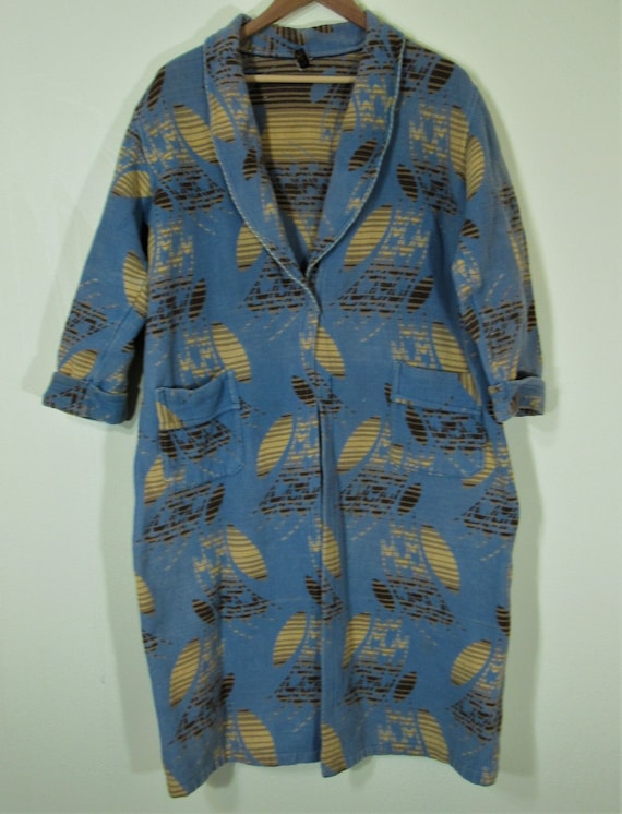 1930s? Beacon Blanket Blue Abstract Graphic Robe C