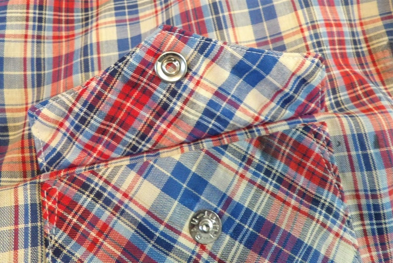Wrangler Long Tails PolyCotton Western Plaid Pearl Snap Short Sleeve Shirt Men/'s 16 12 Chest Across 24 Made in USA