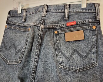Vintage Wrangler 14mwznf women's jeans tag 16x34, 29x34 blue black acid stone washed denim stiff near unworn but dry cleaned and pressed!