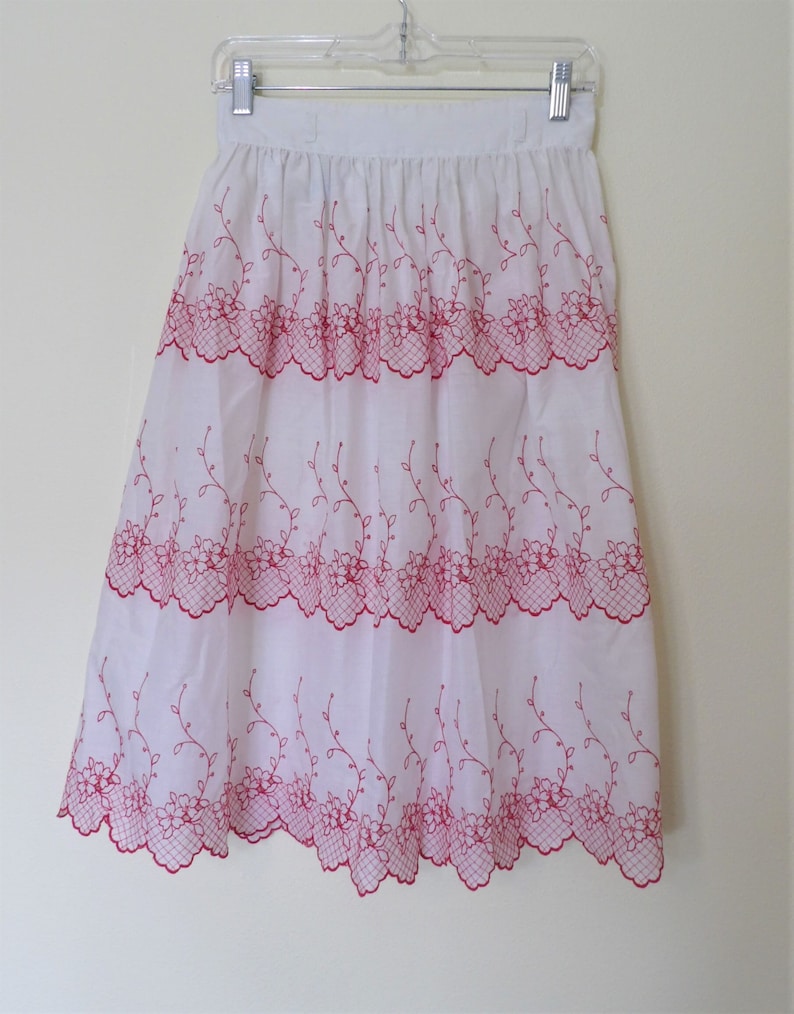 Vintage 1980s Miss Rodeo America White Embroidered Floral Poly/Cotton Peasant Cottagecore Skirt Waist 25 image 1