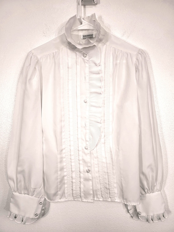 Women's ruffled 80's blouse! VERY white, button fr