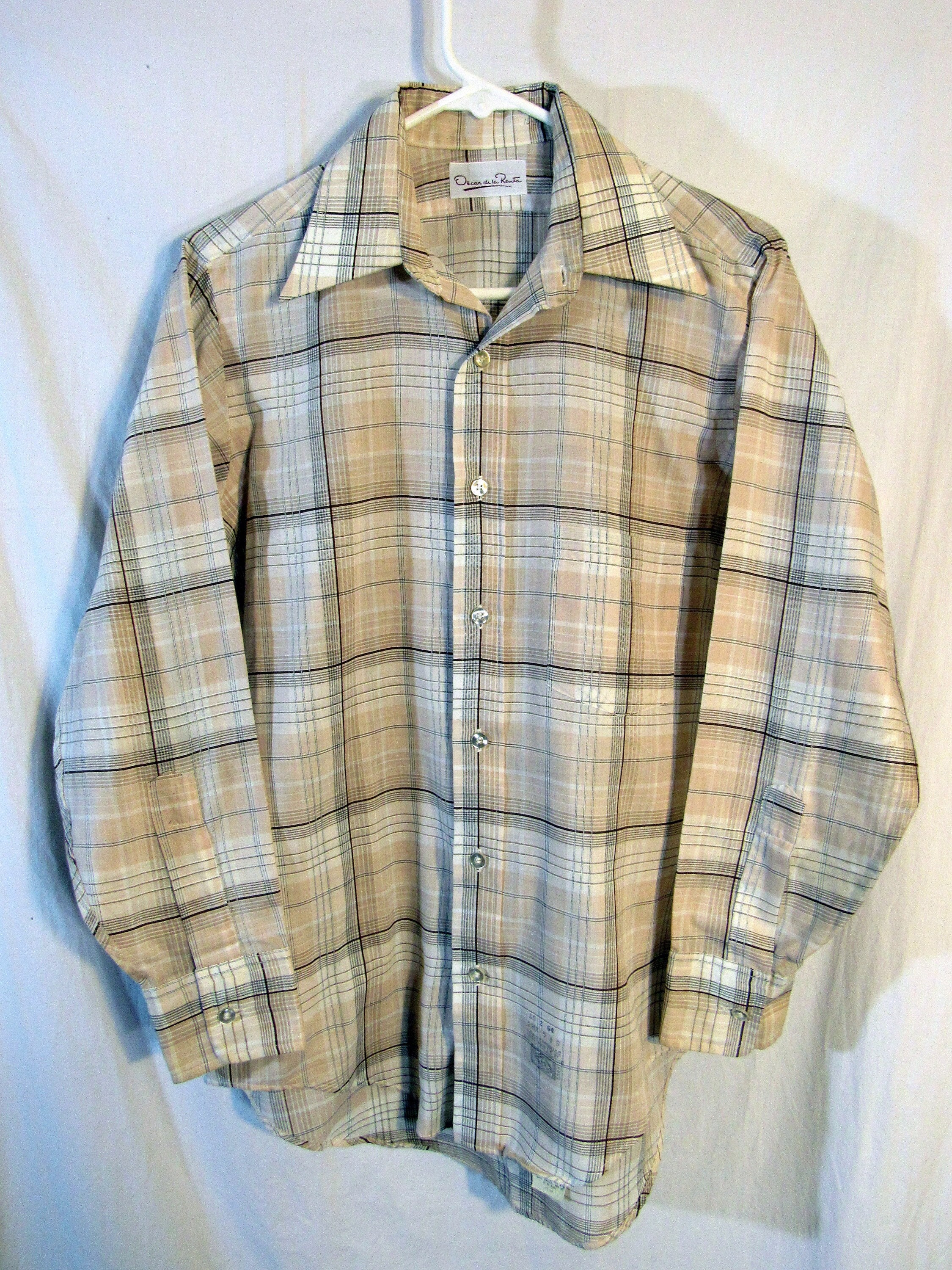 PetesObsolete 70s Vintage Oscar de La Renta Men s Plaid Long Sleeve Button Shirt Size 15 x 32 3.5 Collar Points Tans Grays Union Made in USA unworn