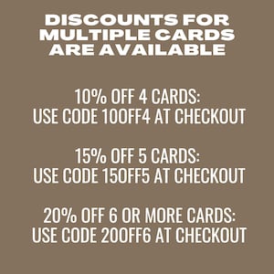 Może przedstawiać: Grafika z białym tekstem na brązowym tle. Tekst brzmi "DISCOUNTS FOR MULTIPLE CARDS ARE AVAILABLE". Poniżej znajdują się trzy oferty rabatowe: 10% zniżki na 4 karty, użyj kodu 100FF4 przy kasie; 15% zniżki na 5 kart, użyj kodu 150FF5 przy kasie; i 20% zniżki na 6 lub więcej kart, użyj kodu 200FF6 przy kasie.