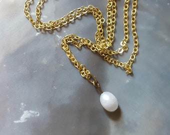 Brass necklace with small fresh water pearl