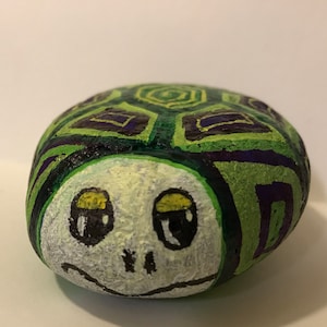 Painted stone/turtle/gift/lucky charm