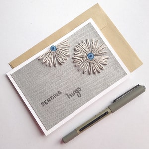 Carte de voeux fleur marguerite avec feuilles de quilling en papier 3D, oeuvre d'art originale
