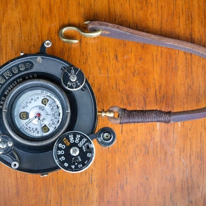 Kettenuhr - f11 Verschlussuhr