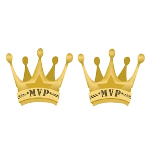 Op de afbeelding: Twee gouden kronen met een ster in het midden en een banner met de tekst "*MVP*" eronder. De kronen staan op een witte achtergrond.