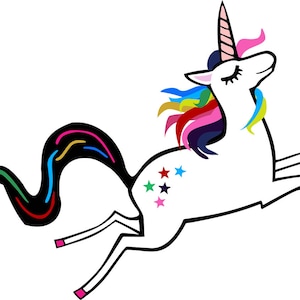 Puede incluir: Ilustración de un unicornio blanco con contorno negro, cuerno rosa y melena y cola arcoíris. El unicornio tiene los ojos cerrados y una serie de estrellas de colores en un costado. El unicornio está saltando con las piernas extendidas.