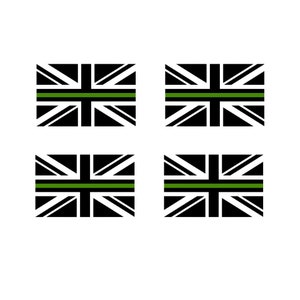Op de afbeelding: Vier zwart-witte Union Jacks met een groene streep in het midden. De vlaggen zijn gerangschikt in een 2x2 raster.