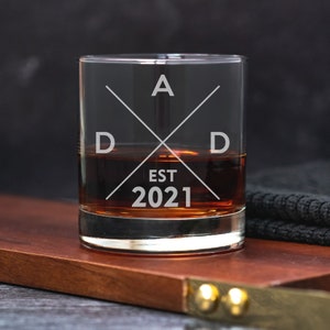 New Dad Gift Whiskey Glass - Dad Established Custom Whiskey Glass - First Time Dad Whiskey Glass - Personalized Glass - Dad - Gift For Dad