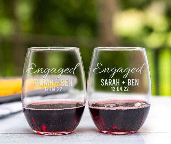 Engagement Gift Couples Wine Glasses - Wedding Couples Wine Glass Set -  Engagement Wine Glasses. Matching Wine Glass Set Engaged Couple