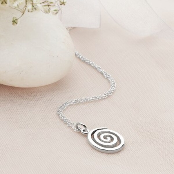 Collier en spirale celtique en argent sterling 925 • Collier en spirale • Collier en spirale minuscule, collier fait à la main | | grecque antique Bijoux celtiques