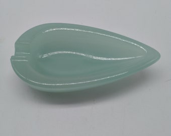 Unique Gift Rainbow Handmade Resin Teardrop Ashtray Pride Ashtray Candle Holder Ring Dish Beautiful Rainbow Soap Dish