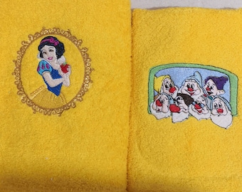 Asciugamani Biancaneve e i Sette Nani  Ricamati (60cm x 100cm + 60cm x 40cm Vari Colori) Principesse Disney Regalo Bambina Compleanno
