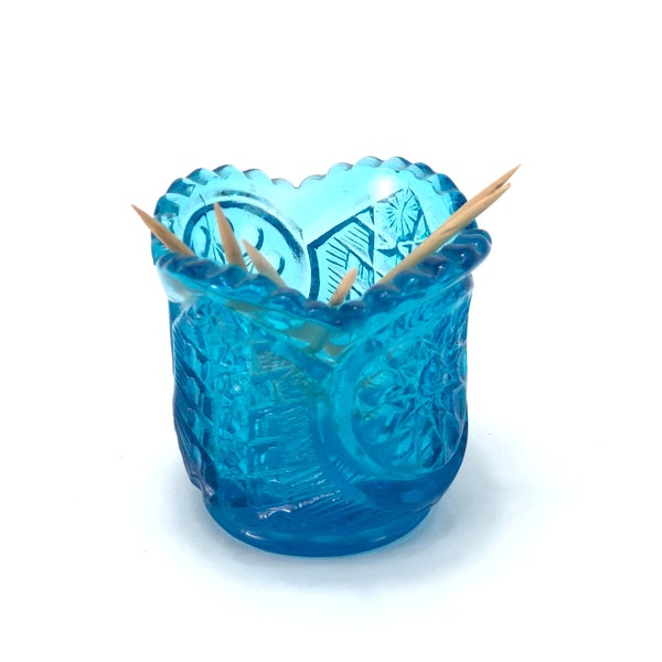 Toothpick Holder Blue Glass Tableware Vintage Home Decor Scalloped Mini Jewelry Dish Mother's Day Gifts Floral Keepsake Holder for Hair Pin