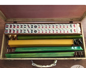 Vintage White MahJong SET in Case, Mah Jong Player Gifts, Chinese Board Game, Mah Jongg Tiles 152, 4 Bakelite Racks / 2 dice / 8 Dragons