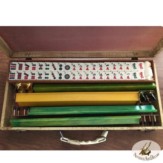 Vintage White MahJong SET in Case, Mah Jong Player Gifts, Chinese Board Game, Mah Jongg Tiles 152, 4 Bakelite Racks / 2 dice / 8 Dragons