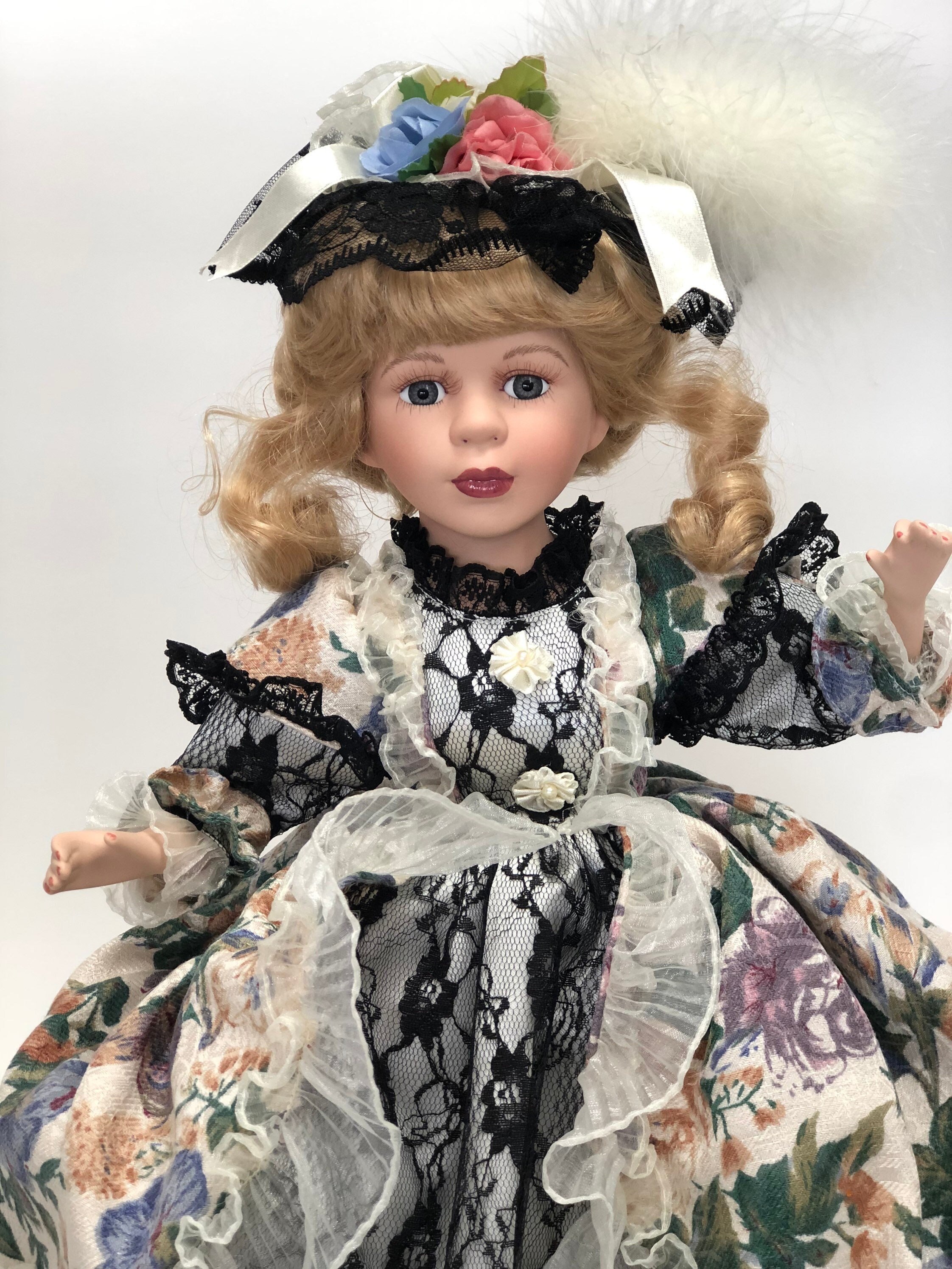 Sabrina Porcelain Doll Victorian Collectible Dolls, Like-new, Gift