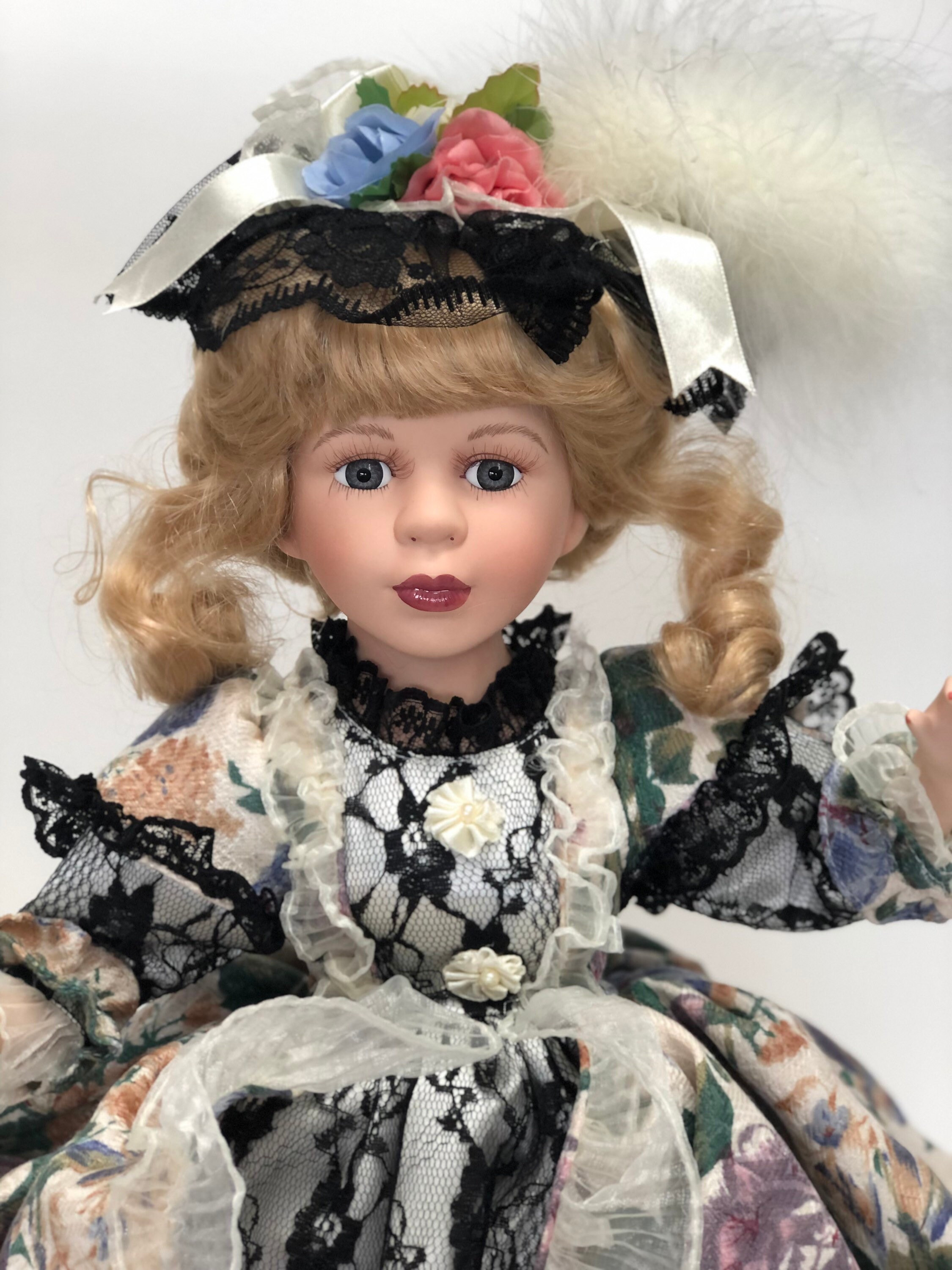 Sabrina Porcelain Doll Victorian Collectible Dolls, Like-new, Gift