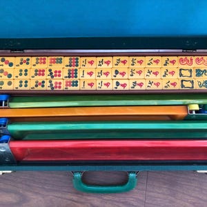 Vintage CARDINAL Mah Jongg Bakelite Set in Green Case, Orange MahJong Game 152 Tiles,  4 Racks, 2 dice, 8 Big Jokers, Christmas Gifts