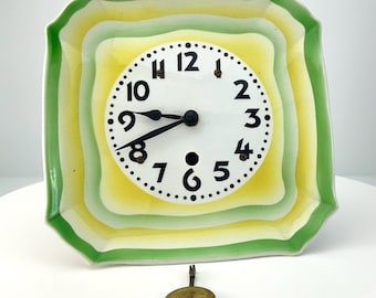 Reloj de pared de cerámica verde con rayas blancas, decoración retro para la cocina, regalos de verano para el hogar, estilo vintage, cuadrado, arte en plato, amarillo lima