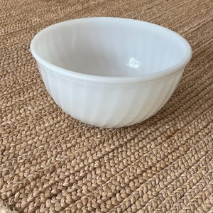 Vintage Fire King Cream/Ivory/White Swirl Mixing Bowl Size 9&#39;&#39; Fire King Oven Ware Made in USA