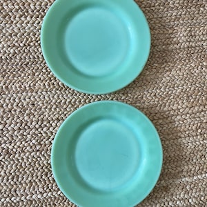 Rare Vintage Jadeite - Set of 2 Fire King Jadite Restaurant Ware Eight Inch Luncheon Plate Oven Ware - 8&#39;&#39; Luncheon Plate Restaurant Ware