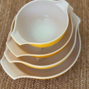 Vintage Pyrex Stacking Nesting Bowl Set of 4 Bowls - Vintage Pyrex ...