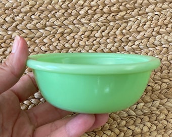 Vintage Jadeite Bowl - McKee Jadeite Green 4 1/4" Dia. Cocotte Bowl Berry Bowl Sauce Bowl Jadeite RARE