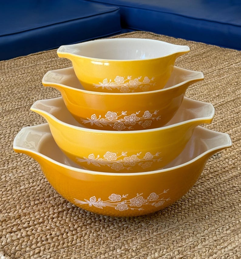 Vintage Pyrex Stacking Nesting Bowl Set of 4 Bowls - Vintage Pyrex ...
