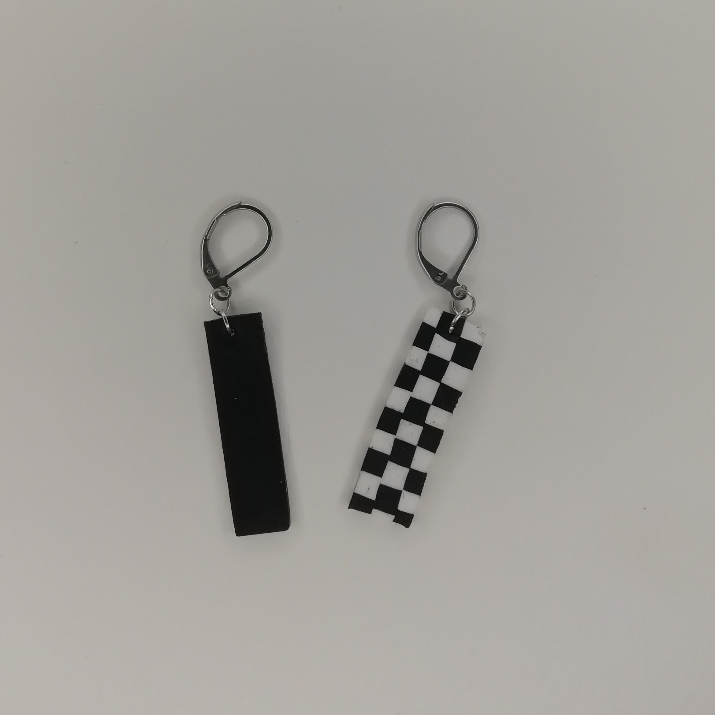 Boucles doreilles asym triques damier punk Etsy Boucles doreilles asym triques damier punk Etsy