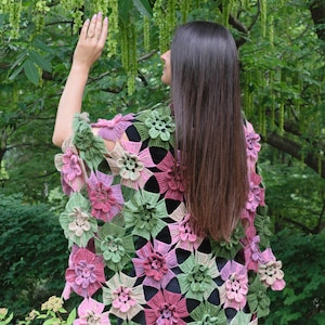 Grote driehoekige gemêleerde omslagdoek bulkbloemen/warme vrouwenaccessoires/handgebreide kanten sjaals/perfect cadeau voor haar/gehaakte omslagdoek