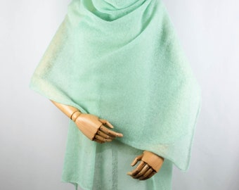 Bruiloftsjaal Mintgroen / sjaal bruiloft / mohair wrap / winterbruiloftsomslag / warme bruidsstola / grote sjaal / avondomslag