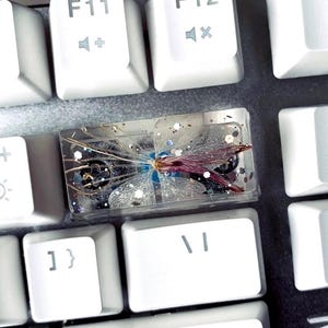 Backspace Resin Keycap with Natural Flower and Glitter for Mechanical Keyboard | MX-Style Stem | OEM profile | Unique Creation