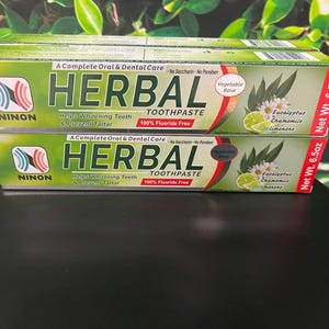 Pflanzliche Zahnpasta