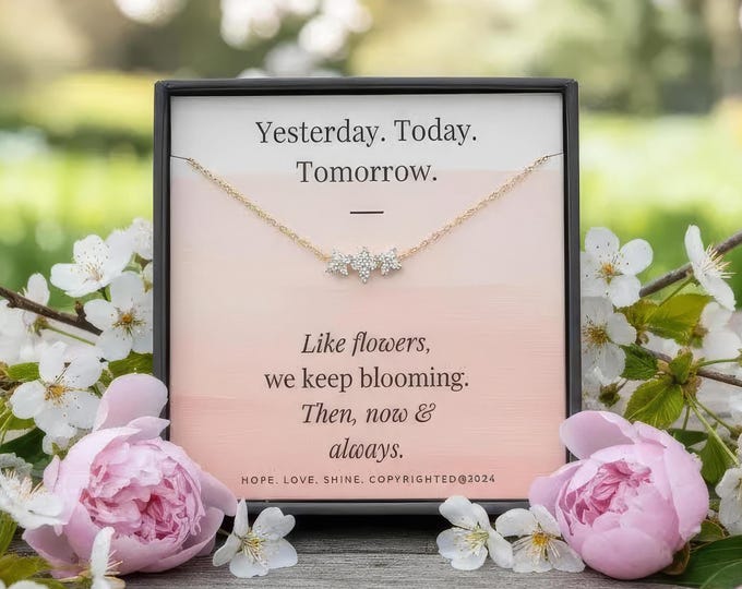 Dainty 3 flower Necklace Pendant Gold Sterling Silver Best friend Gift for Her