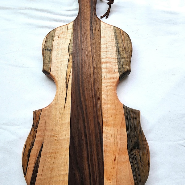 Tabla de cortar y embutidos de arce ambrosía y nogal negro con forma de violín: Regalo para amantes de la música