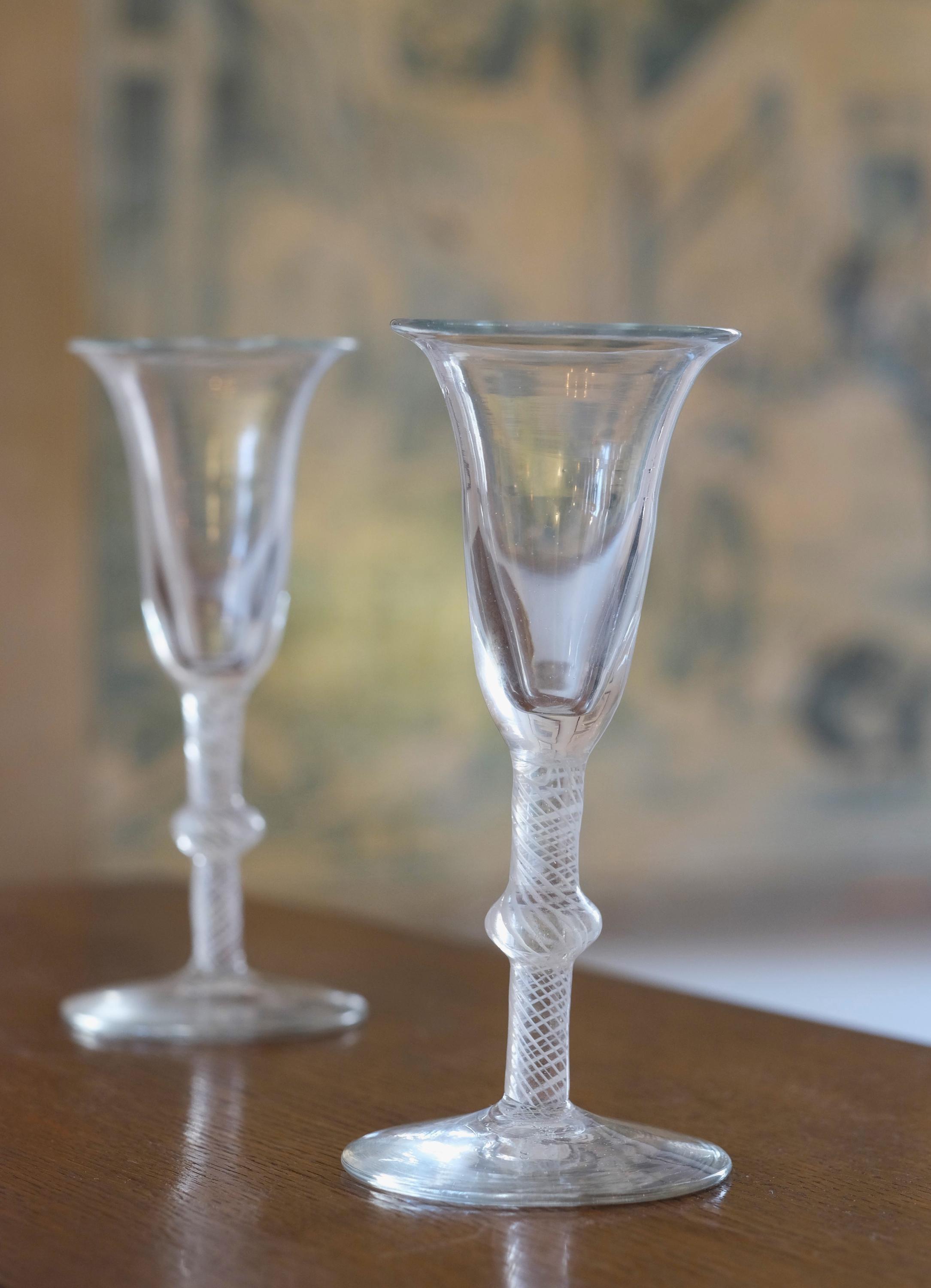 18世紀のエアツイスト手吹きステムグラス2個セット。 - Etsy 日本
