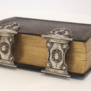 Traduzione della Bibbia olandese negli Stati Uniti con doppie chiusure in argento del 1878