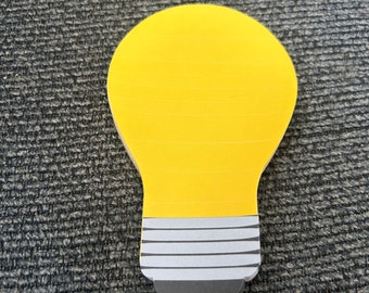 Bloc de notas amarillo con forma de bombilla, 6,35 x 10,16 cm. Un bonito regalo para agradecer a los profesores.