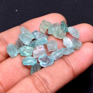 40.00 Carat Raw Apatite Crystal- Genuine Apatite- Natural Apatite- Blue Apatite- Rough Apatite- Apatite Gemstone- 7 - 10mm Approx