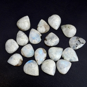 Rainbow Moonstone Carving | Hand Carved Heart Shape Cabochon | Natural Blue Flash Gemstone for Jewelry Making ( 18- 20 MM )