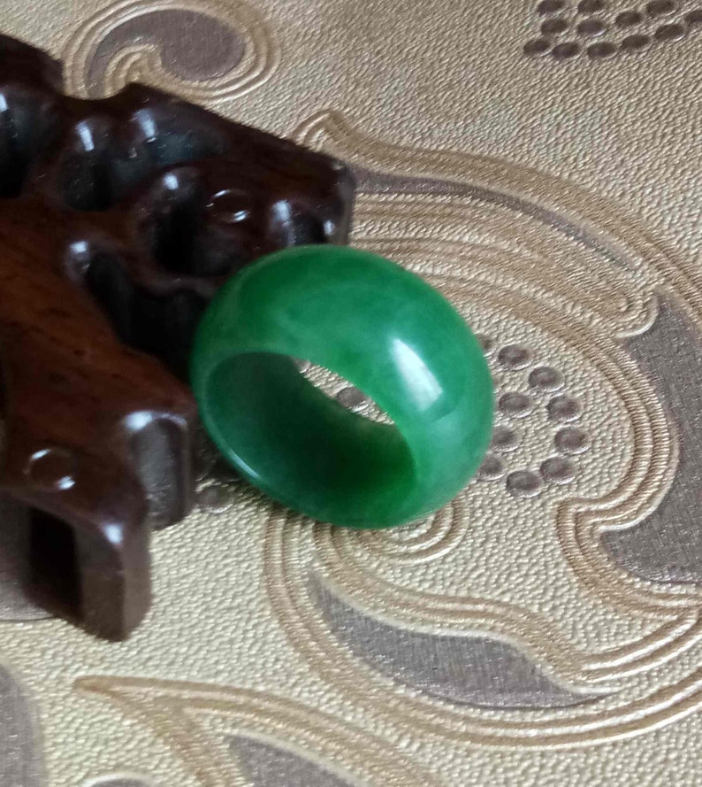 F107 Natural green jadeite ring couple ring inner diameter 9