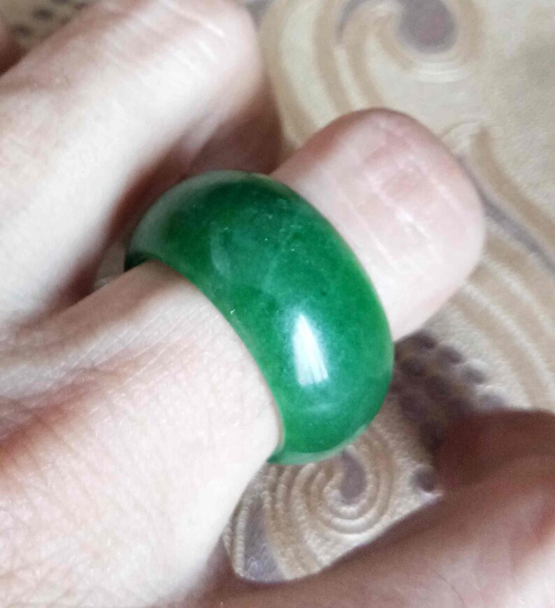 F107 Natural green jadeite ring couple ring inner diameter 9