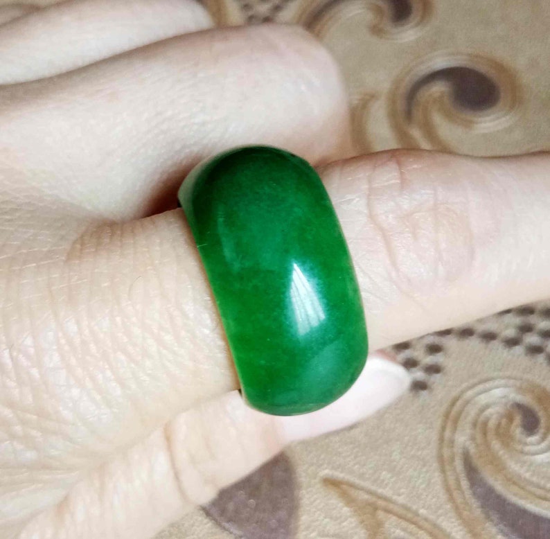 F107 Natural green jadeite ring couple ring inner diameter 9