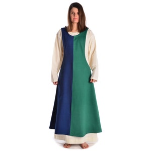 Medieval Surkot Mi-Parti Overdress Two-Tone Irekel Made of Cotton Medieval dress HEMAD Blau-Grün