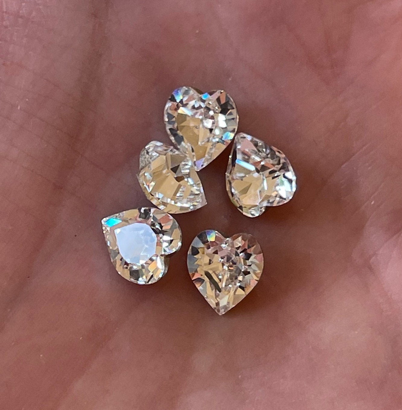 Heart Flatback Rhinestones Buttons 32Pcs Heart Charms for Nails,Sew on  Rhinestone Embellishments Diamond Crystal Rhinestones for Wedding Clothing