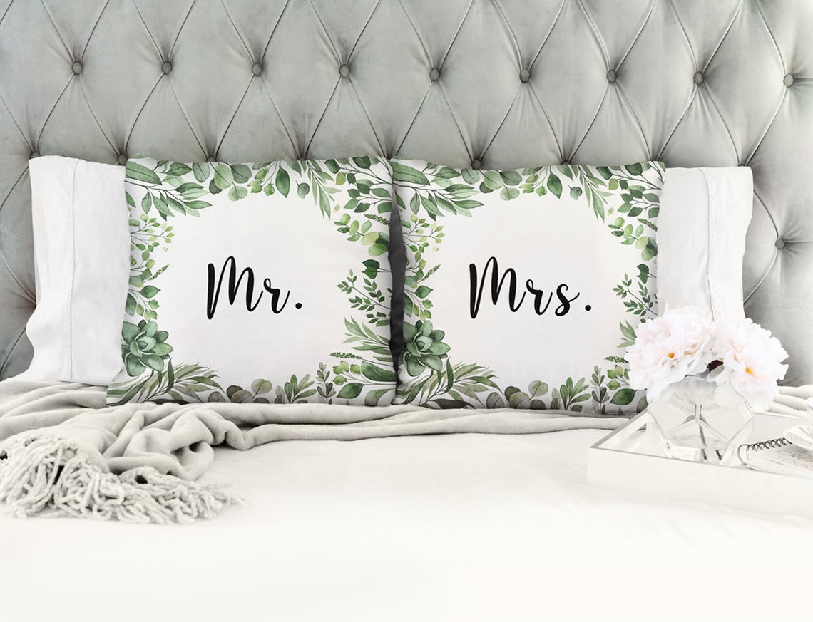 Mr and Mrs Pillows Wedding Decor Wedding Gift Set of 2 Etsy